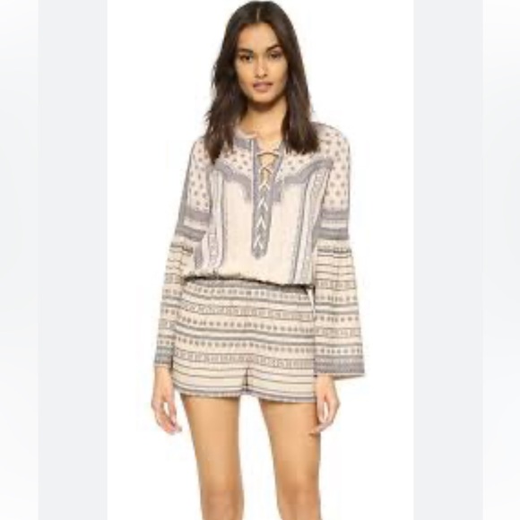 BCBG jumper. Long sleeve. - Picture 3 of 4